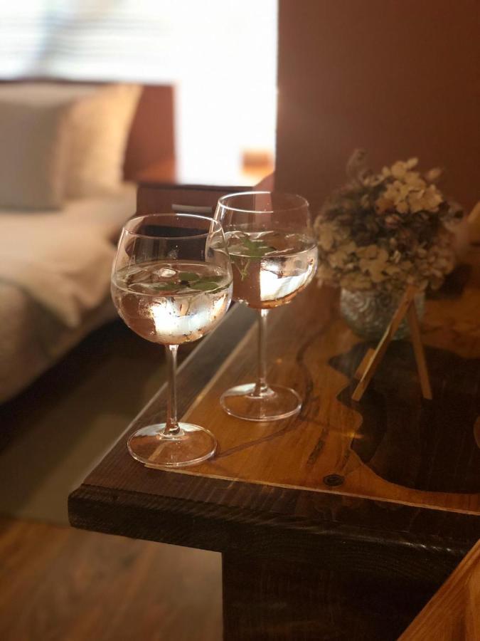 Guesthouse Pod Rastockim Krovom スルニュ エクステリア 写真