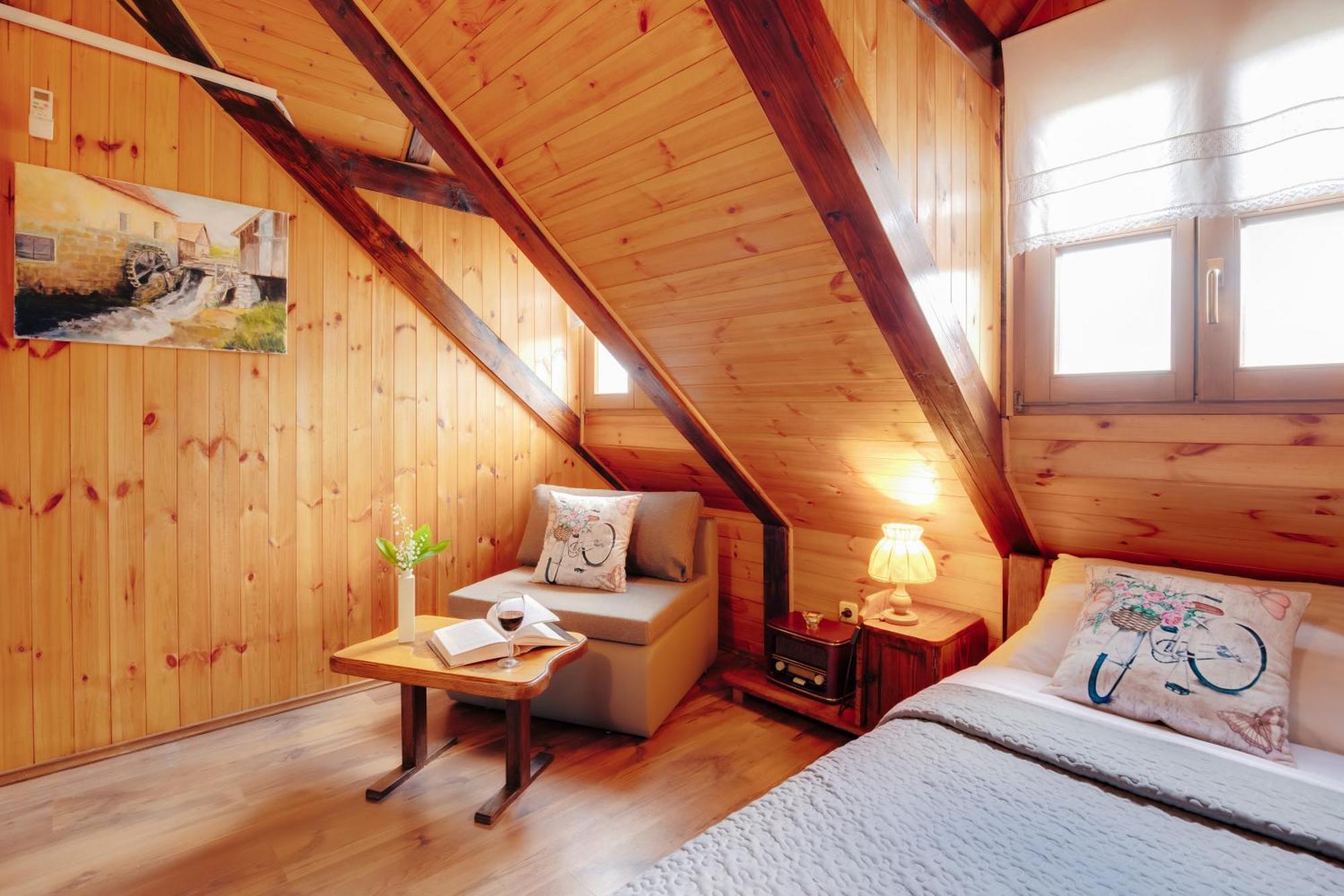 Guesthouse Pod Rastockim Krovom スルニュ エクステリア 写真