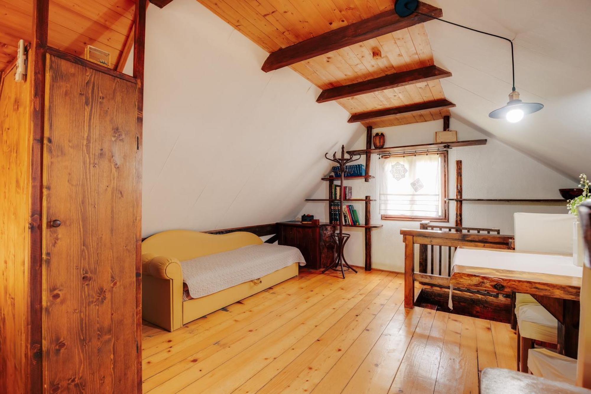Guesthouse Pod Rastockim Krovom スルニュ エクステリア 写真