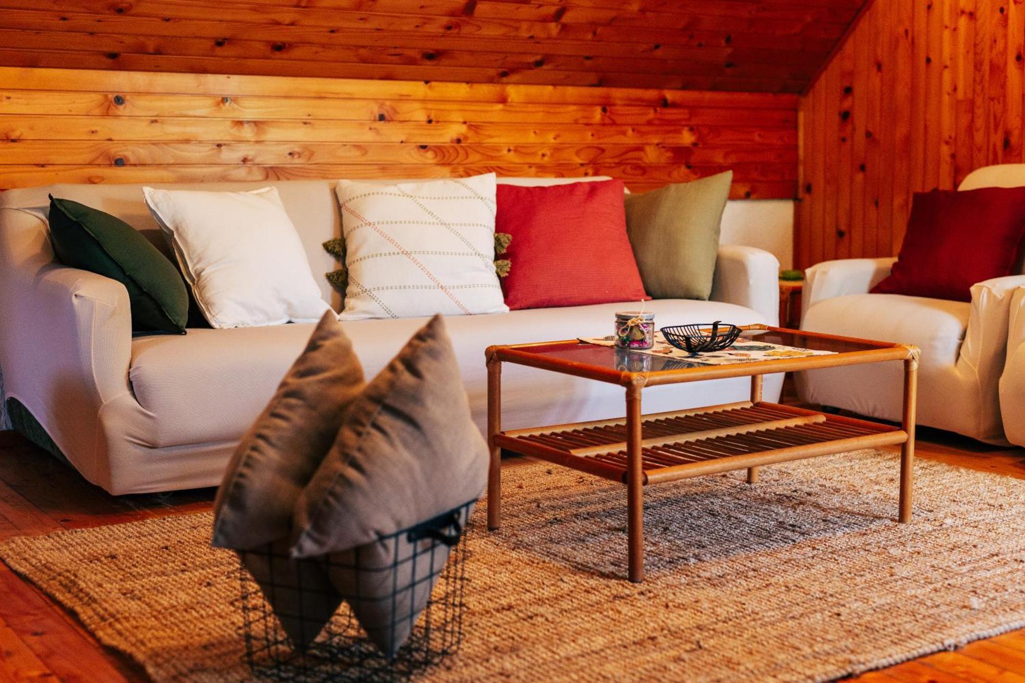 Guesthouse Pod Rastockim Krovom スルニュ エクステリア 写真
