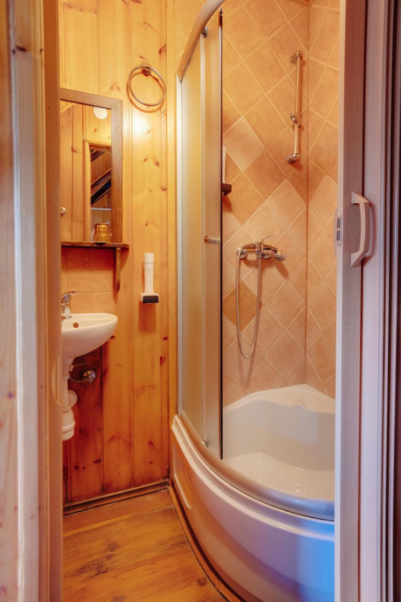 Guesthouse Pod Rastockim Krovom スルニュ エクステリア 写真
